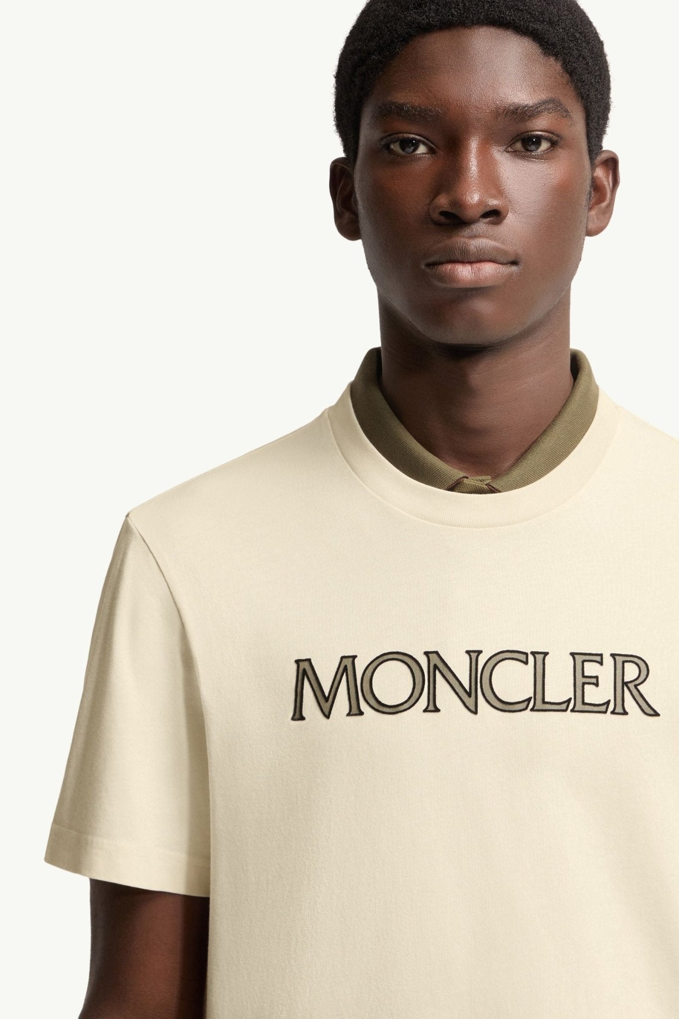 MONCLER - T-shirt en Coton à Imprimé Logo Écru