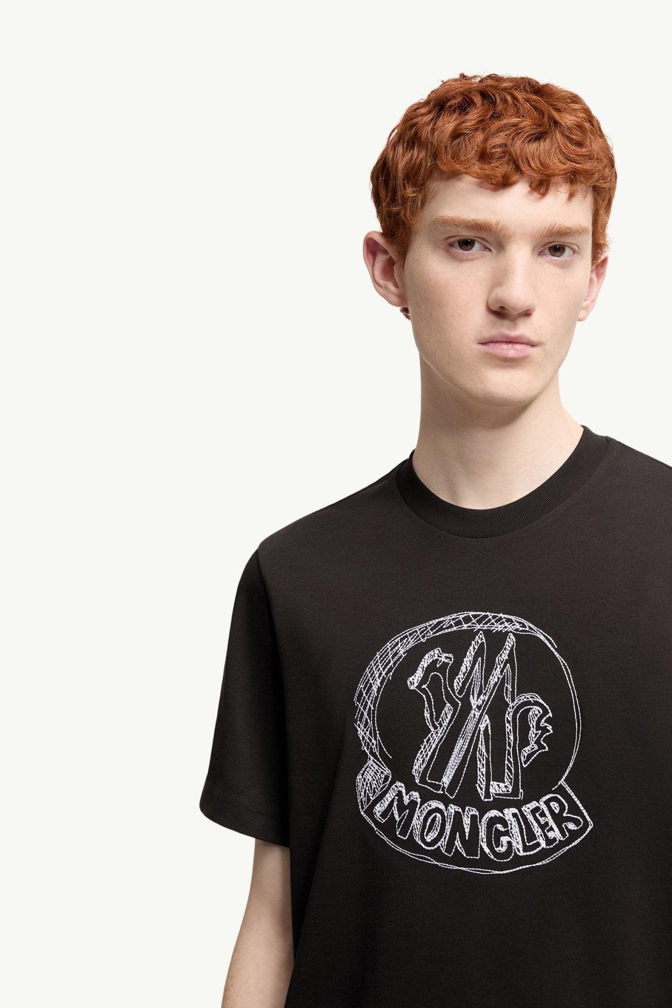 MONCLER - T-shirt en Coton à Logo Brodé Effet Croquis Noir