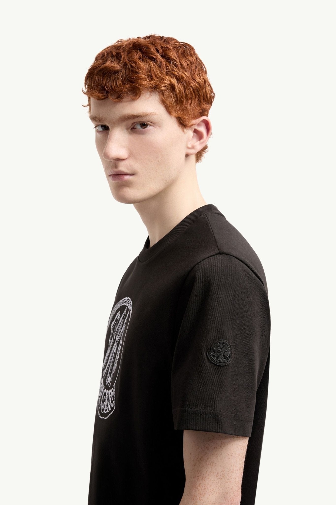 MONCLER - T-shirt en Coton à Logo Brodé Effet Croquis Noir